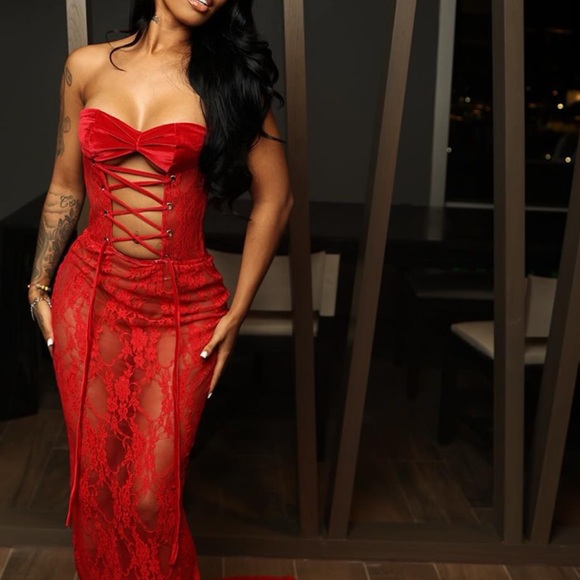 RED LACE DRESS, NEVER WORN. ❤️ - Picture 3 of 5